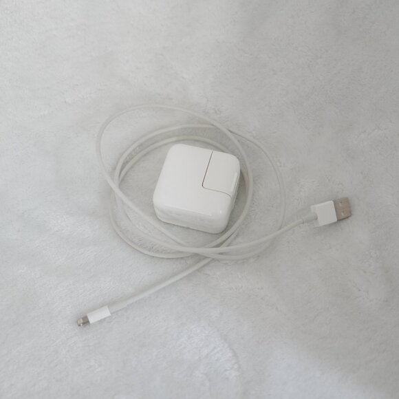Apple 12W USB Power Adapter & Lightning to USB Cable - Picture 1 of 6